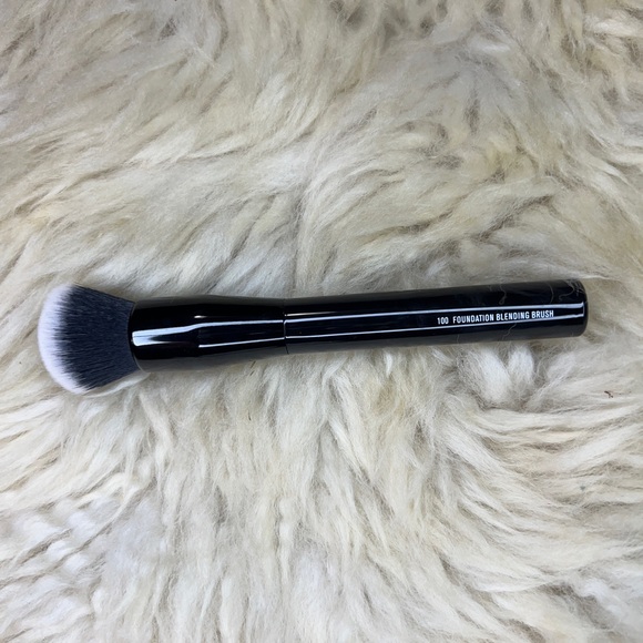 IL MAKIAGE Makeup Il Makiage Foundation Blending Brush 0 Poshmark